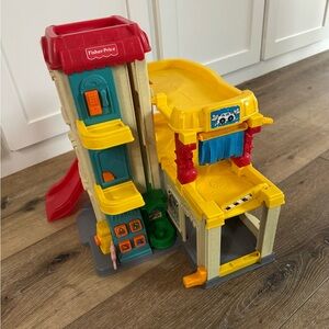 Fisher-Price Little People Car Wash 1999